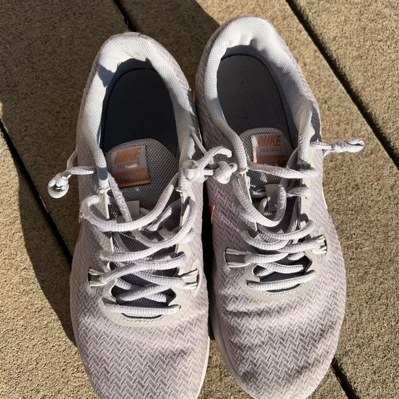 Women’s Nike in season TR7 size 9.5 - Picture 4 of 7